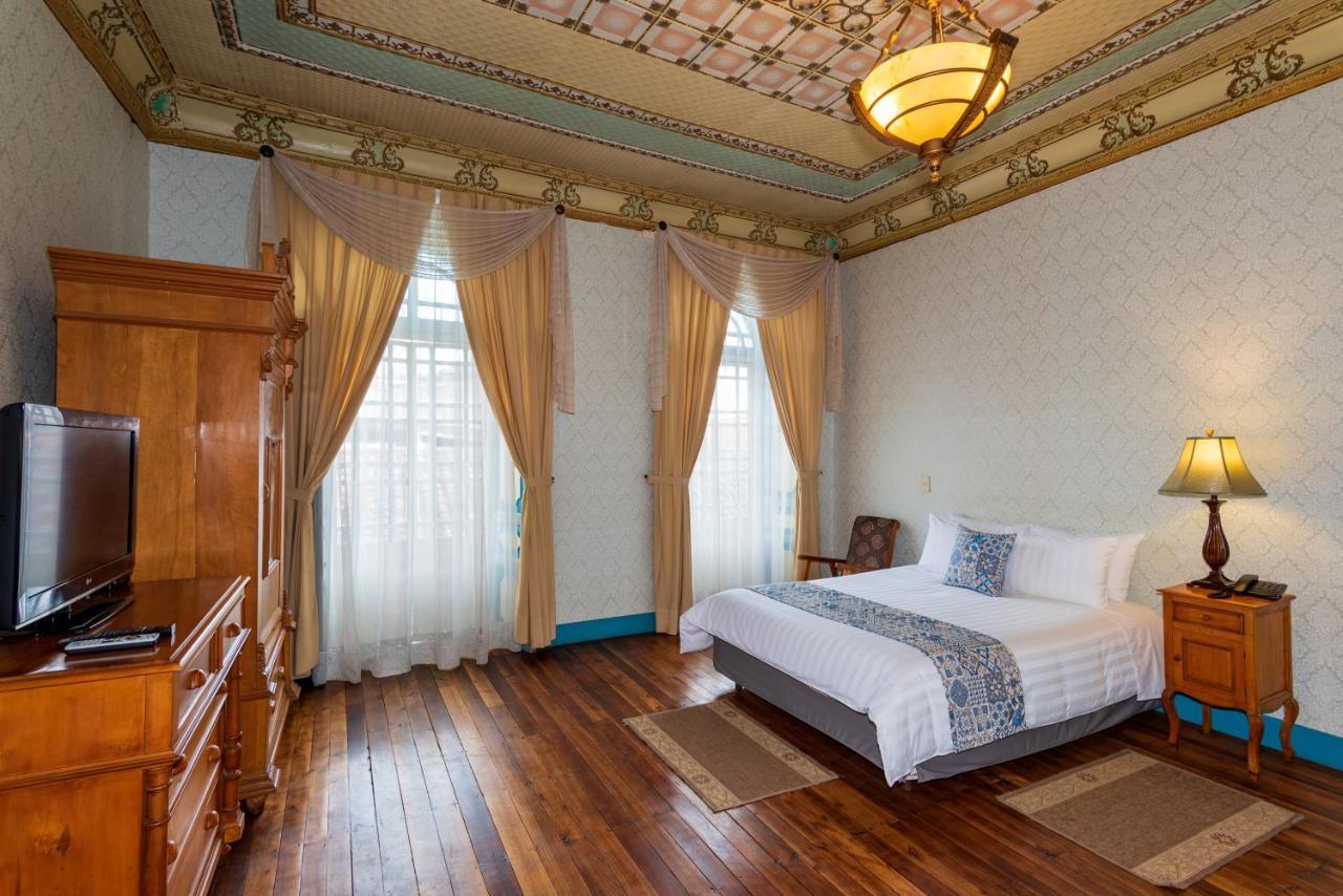 Del Parque Hotel & Suites Куенка Екстериор снимка