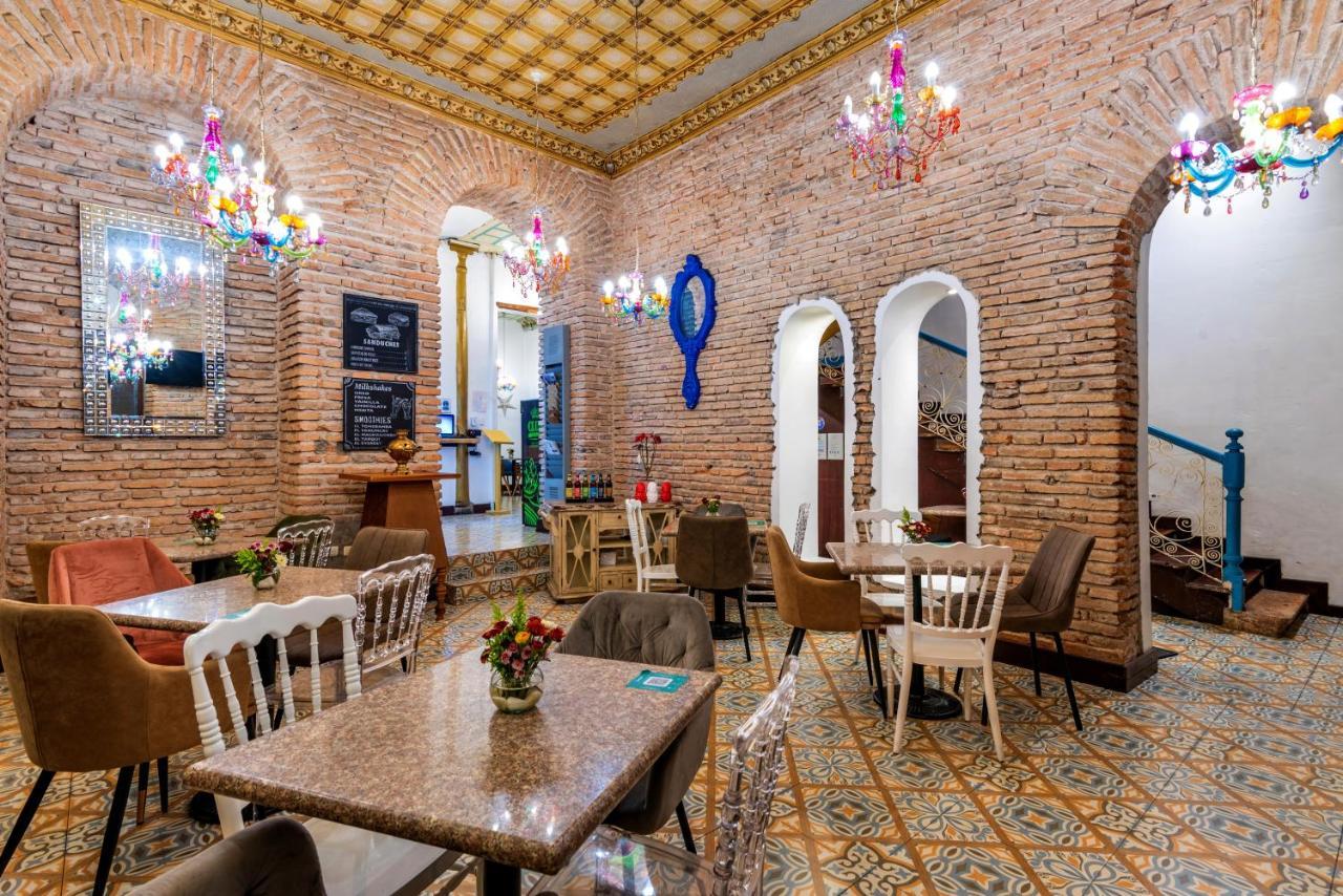 Del Parque Hotel & Suites Куенка Екстериор снимка