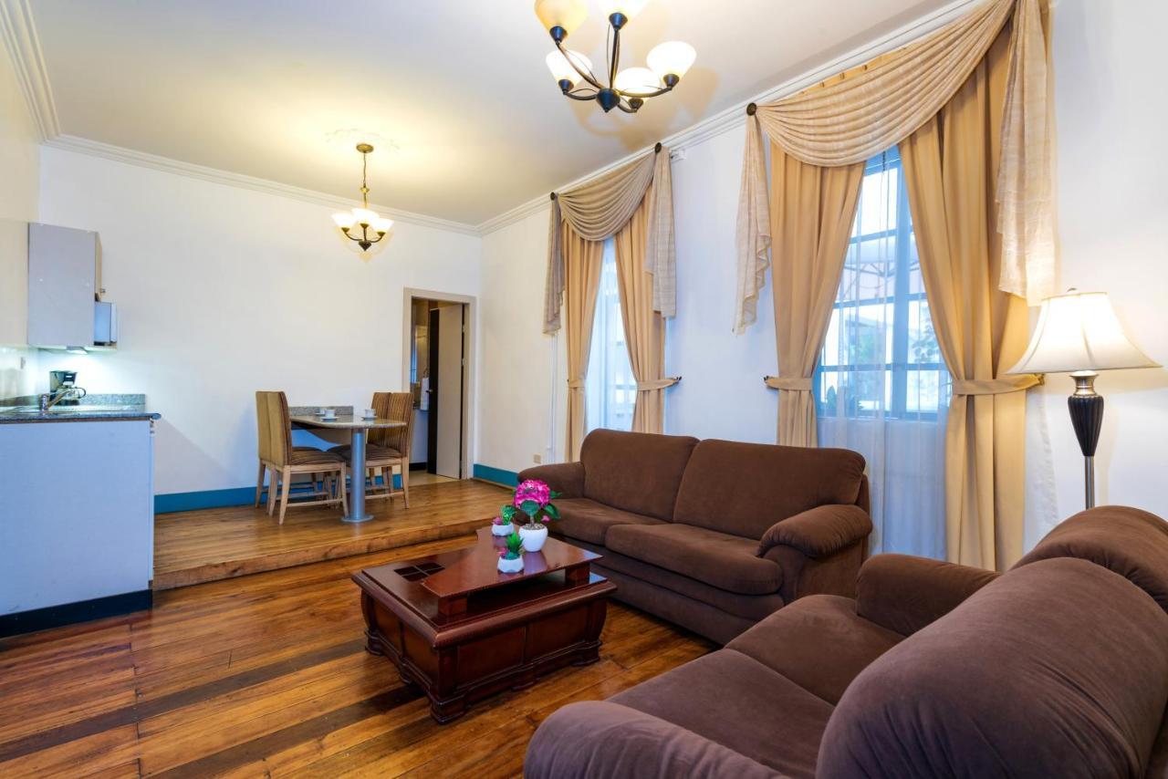 Del Parque Hotel & Suites Куенка Екстериор снимка